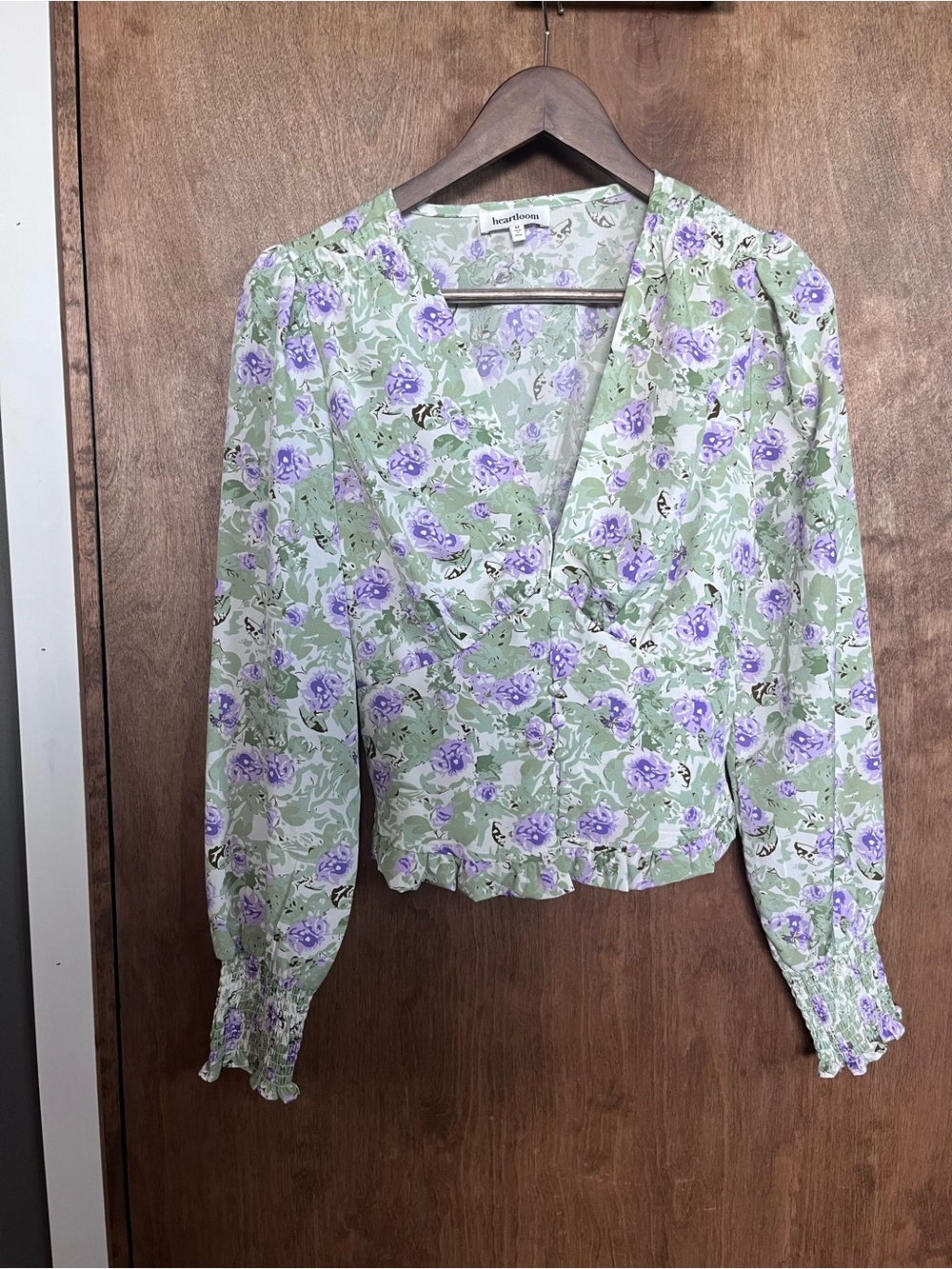 Heartloom cropped floral blouse M